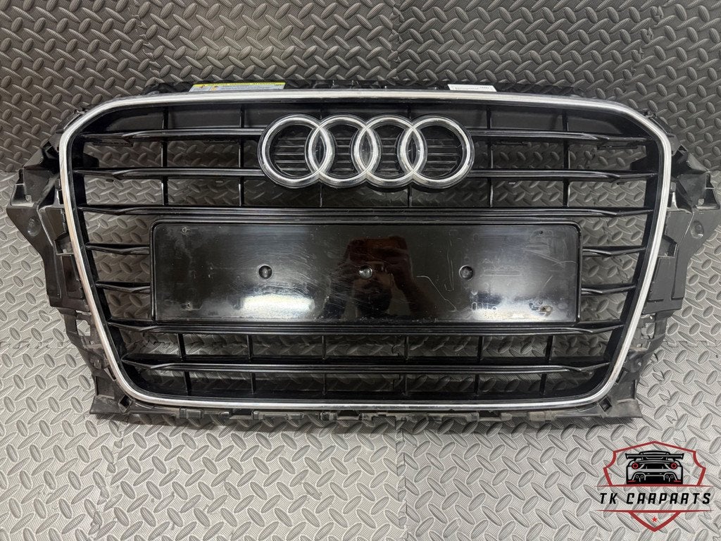 Calandre d'origine Audi A3 S-line 8v5853651/8v5853037, AUDI AG, Auto-Union-Strasse 1
85045  Ingolstadt, DE, Audi, Utilisé
