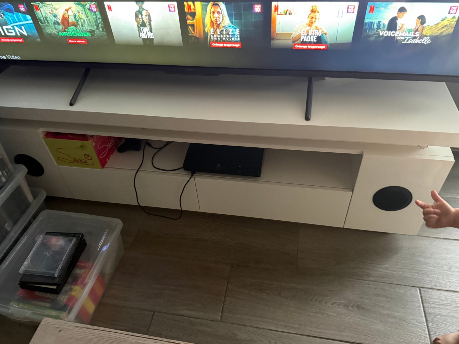 Tv kast, Ophalen