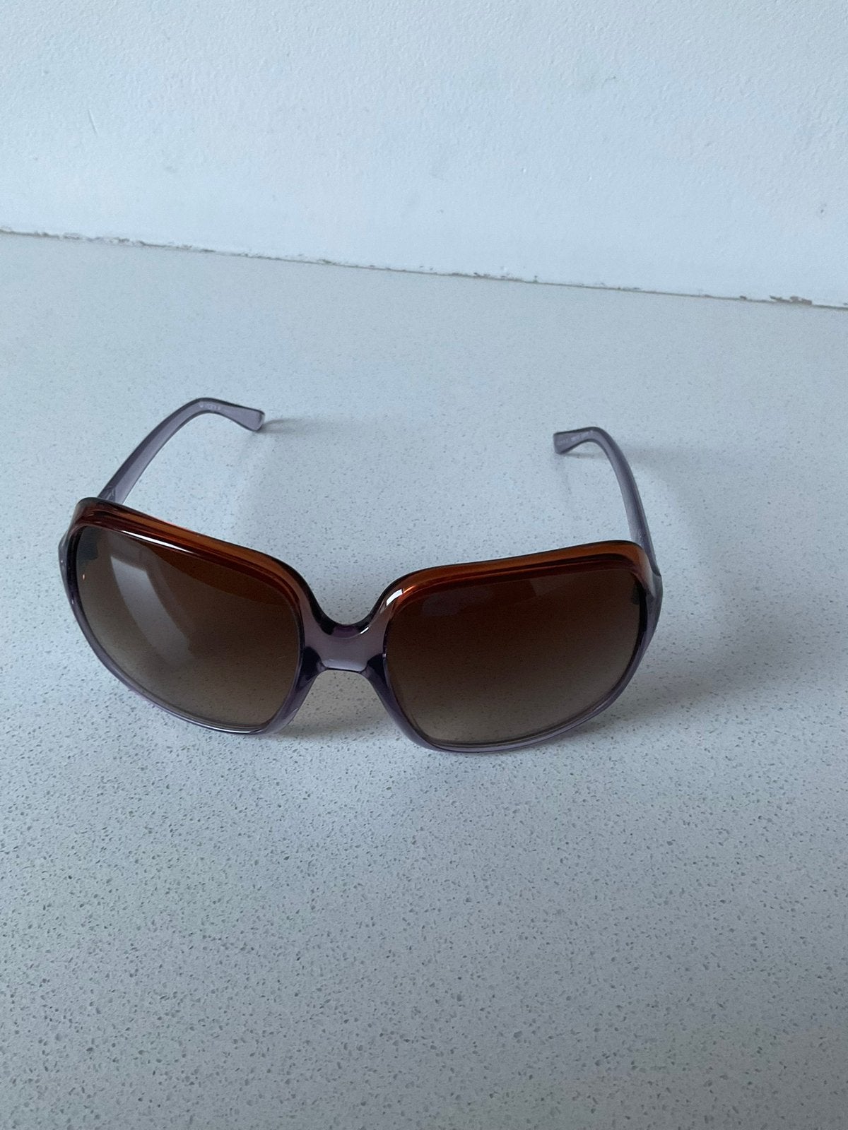 Zonnebril Vogue, Handtassen en Accessoires, Zonnebrillen en Brillen | Dames, Ophalen of Verzenden, Nieuw, Paars, Zonnebril
