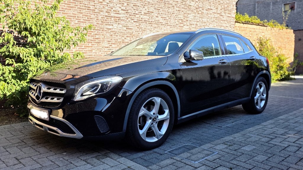 Mercedes GLA 180 (2019), Auto's, Automaat, Stof, Zwart, 5 deurs