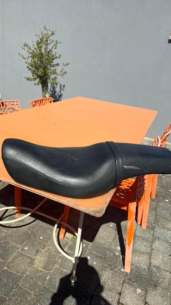 Selle Harley Davidson, Enlèvement