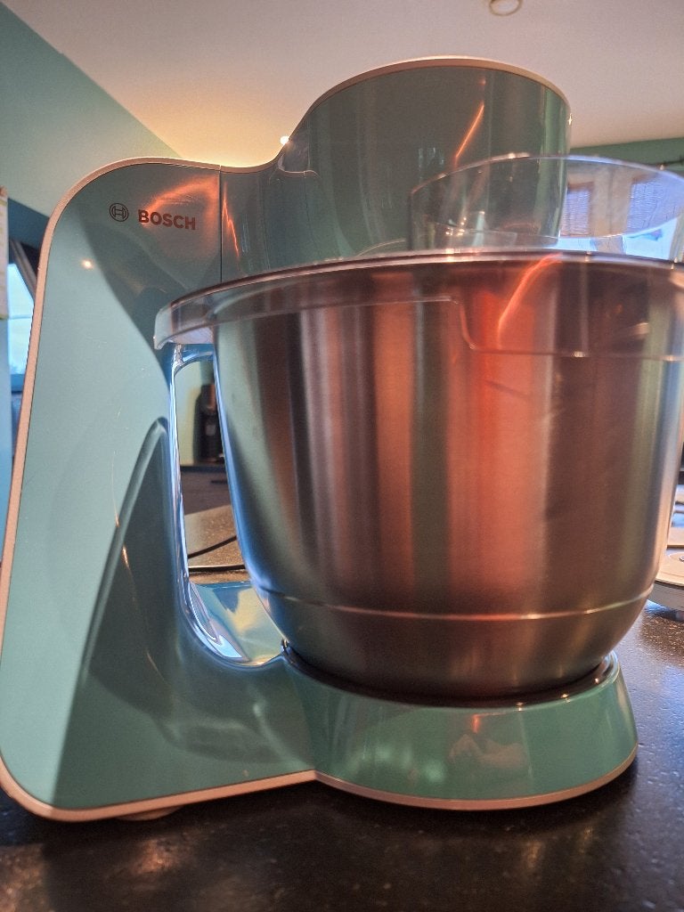 Bosch MUM5 Keukenrobot (900W) - Zeer compleet., 1 tot 2 liter, Ophalen, Gebruikt, 3 snelheden of meer