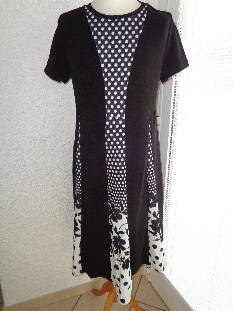 Robe longue marine / blanc. Taille 2XL, EMERY ROSE., Enlèvement ou Envoi, Comme neuf, Bleu