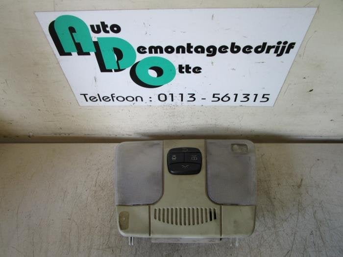Eclairage intérieur avant d'un Mercedes E-Klasse (E-Klasse, -, 3 mois de garantie, Utilisé, -