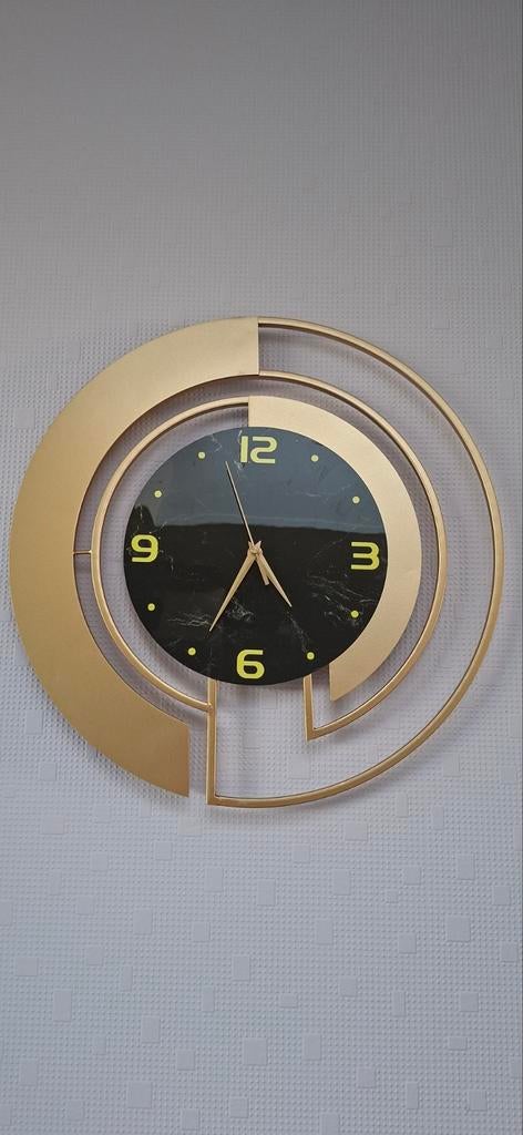 Moderne klok, Ophalen