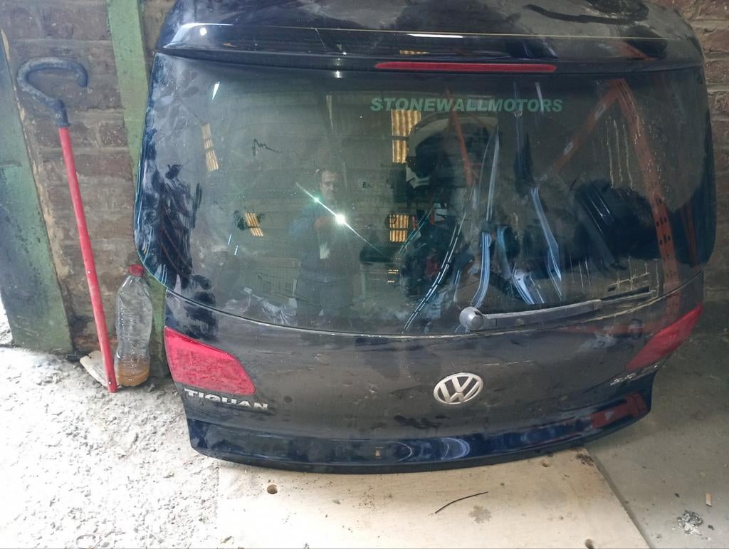 Hayon coffre tiguan 2014, Enlèvement