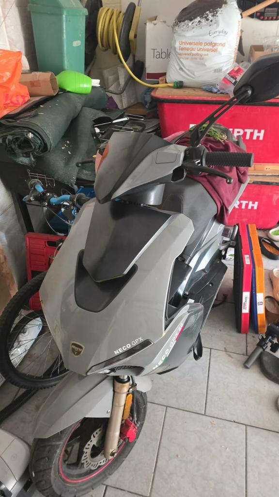 Scooter neco gpx, Fietsen en Brommers, Ophalen, Zo goed als nieuw