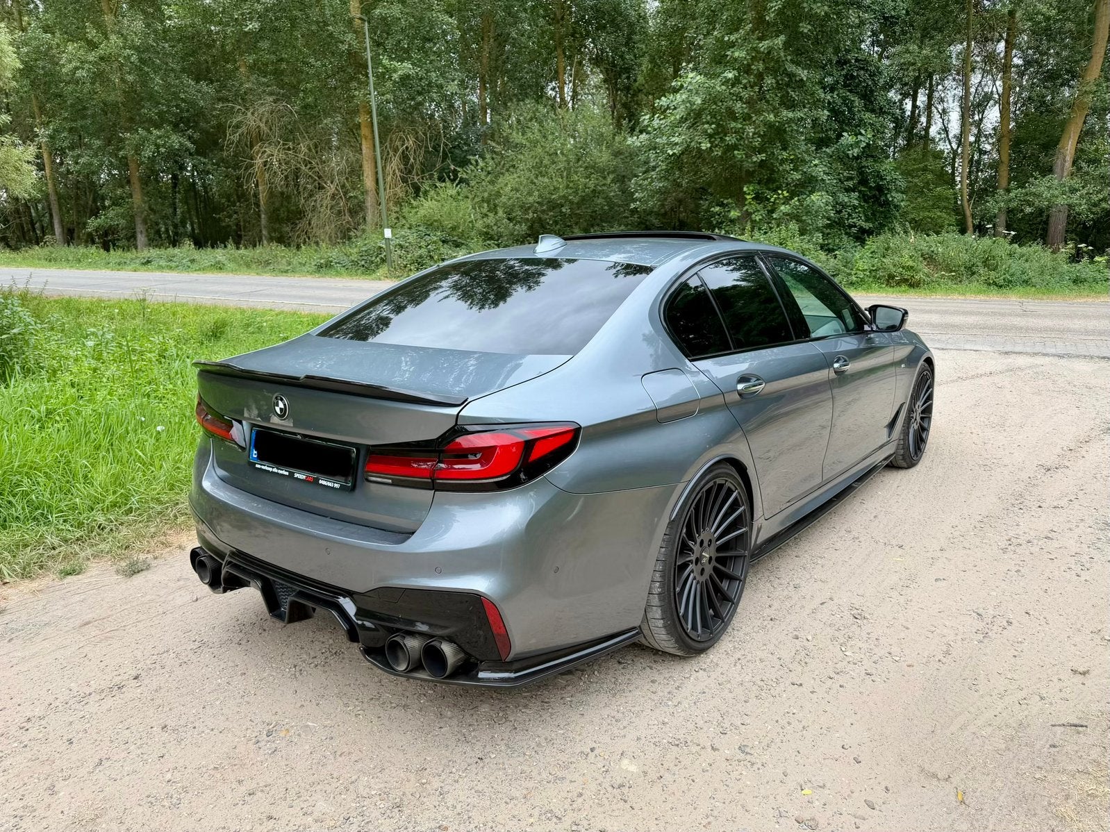 Bmw 540i 610pk Hybrid-Turbo B&W Music PANO HUD 360Camera, Autos, Cuir, Argent ou Gris, Entreprise, Entretenue par le concessionnaire