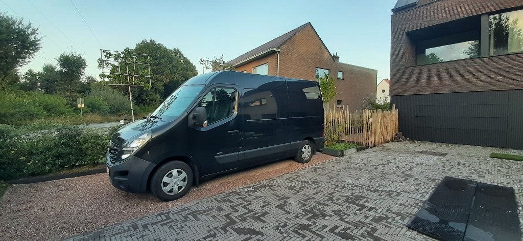 Opel Movano L2H2 FWD SRW 3,5, Auto's, Opel, Euro 6, Movano, Zwart, Particulier