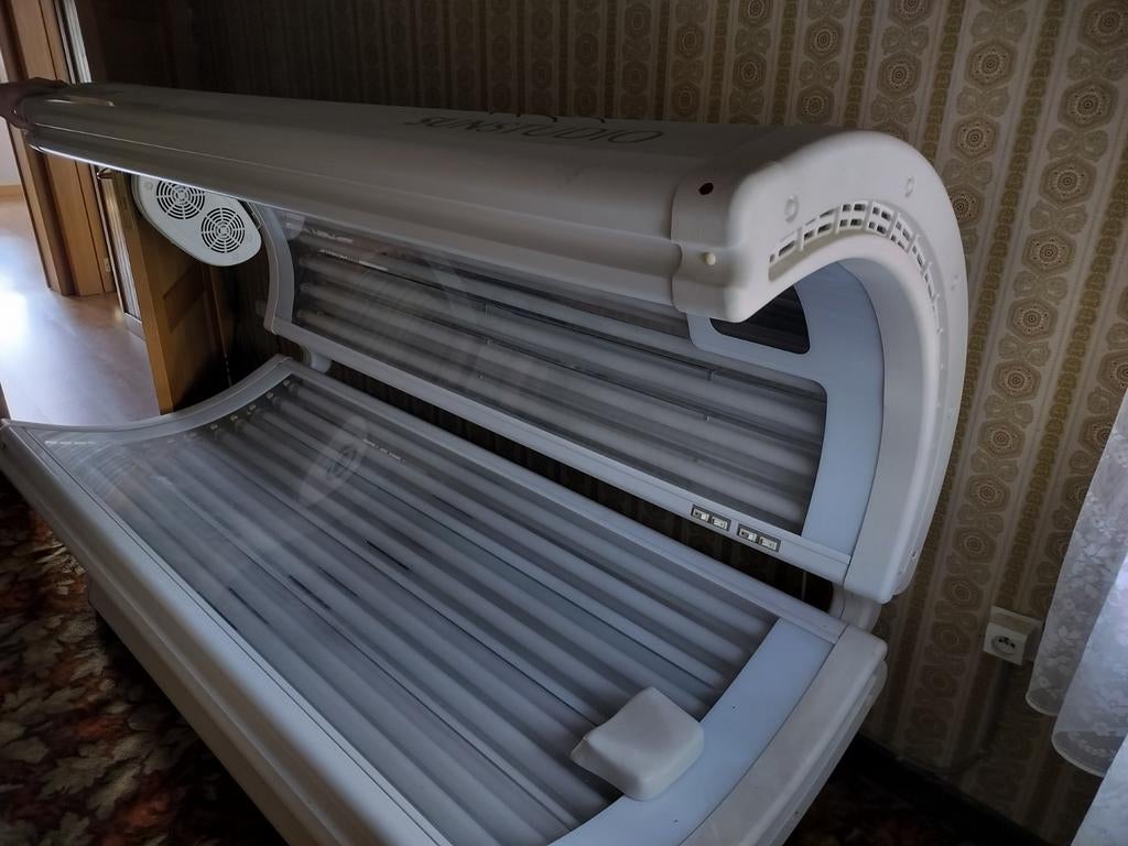 Zonnebank 24 lampen, cooling, gelaatsbruiner,.. 200 euro, Elektronische apparatuur, Zonnebanken en Gezichtsbruiners, Ophalen