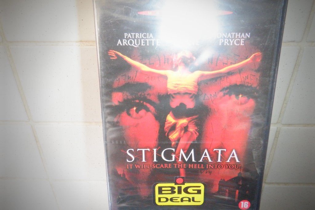 DVD Stigmata.SEALED !, Cd's en Dvd's, Dvd's | Horror, Vanaf 16 jaar, Engels, Bovennatuurlijk, Spaans