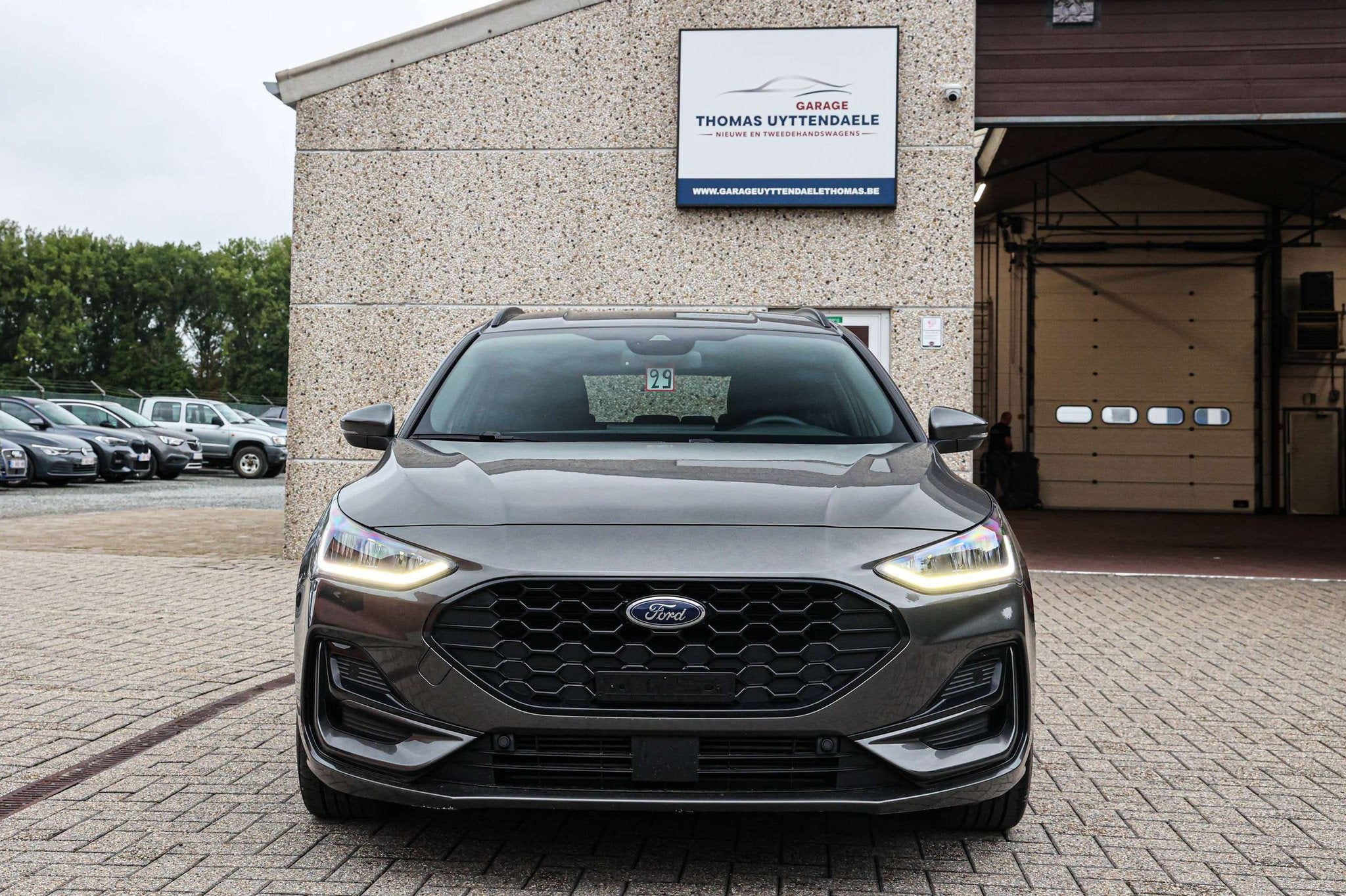 Ford Focus ST-LINE*ZETELVERWARMING*ZETEL+STUURVERWARMING*NAV, Autos, Ford, Argent ou Gris, Achat, 998 cm³, Entreprise