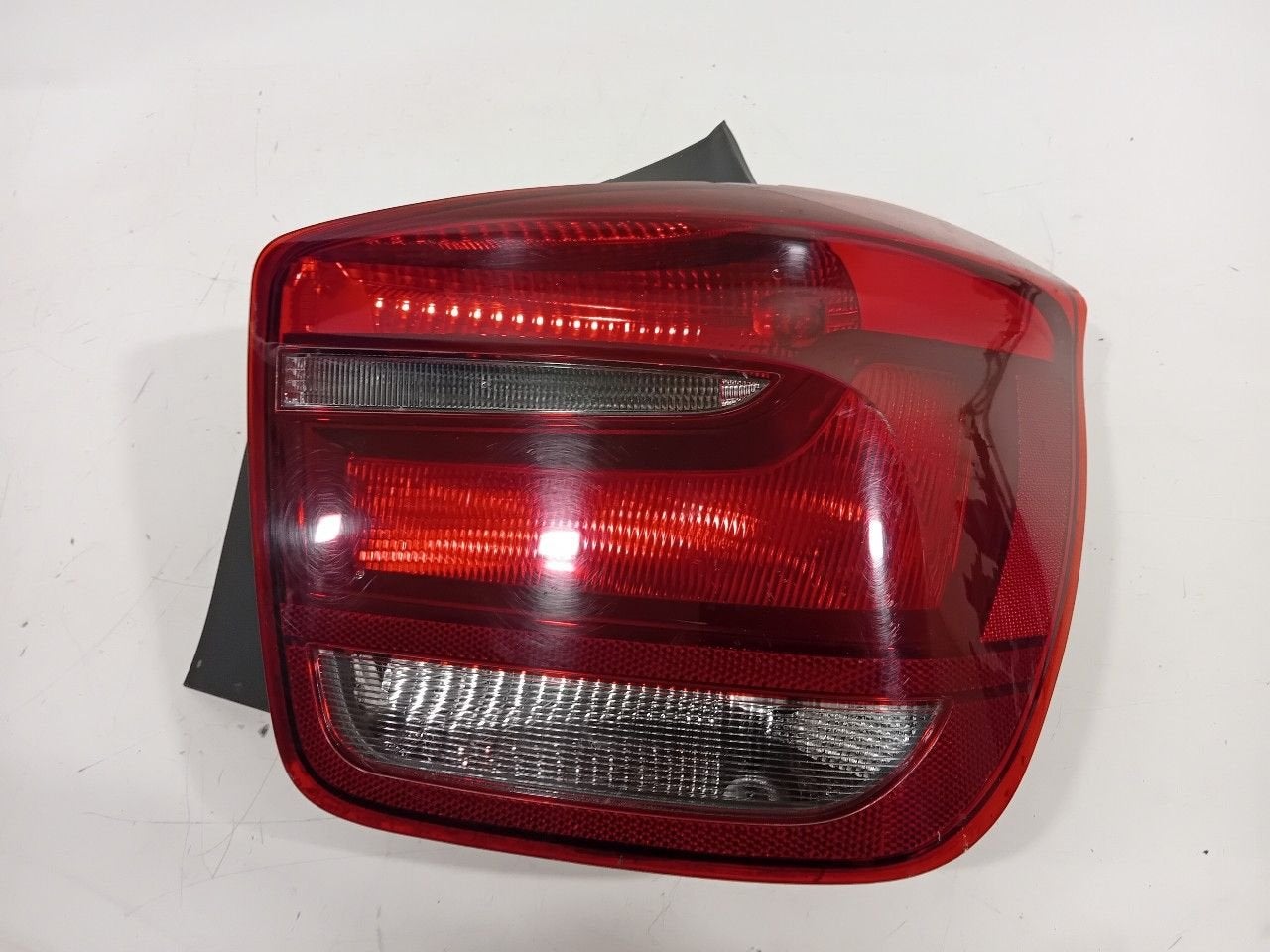 Achterlicht carrosserie rechts BMW 1 serie, Auto-onderdelen, Onderdelen@venauto.nl, Van der Ven Autorecycling B.V., Gebruikt, Ettenseweg 76, 4706 PB Roosendaal, The Netherlands