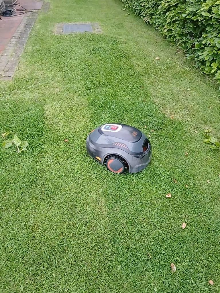 Robotmaaier black&decker, Ophalen, Gebruikt, Bestuurbaar via app, Black & Decker