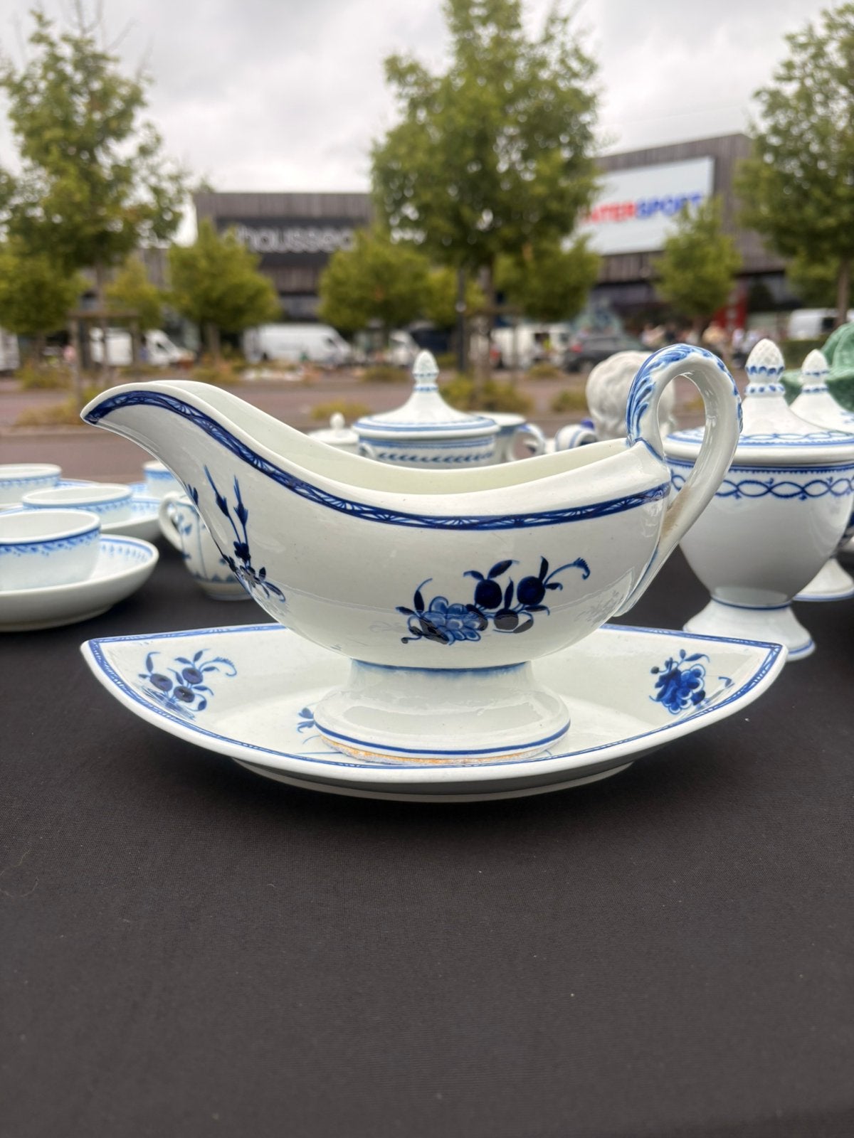 Sauciere porcelaine de Tournai, Enlèvement ou Envoi