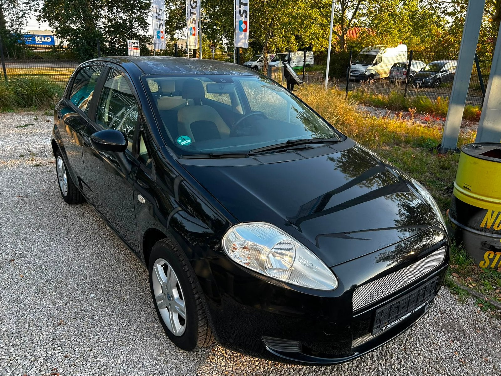 Volkswagen golf 5 benzine met keuring verkoop, Auto's, Voorwielaandrijving, 4 deurs, Stof, Zwart