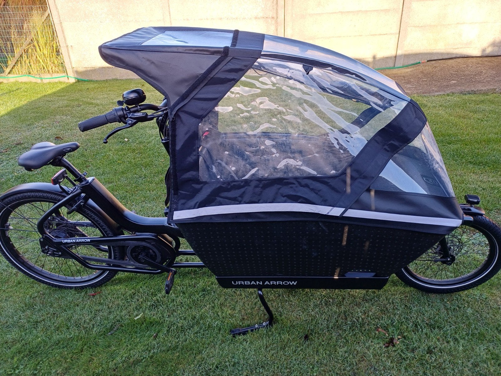 E bakfiets urban arrow family Black performance line 75nm, Zo goed als nieuw, 2 kinderen, Schijfrem, Huif