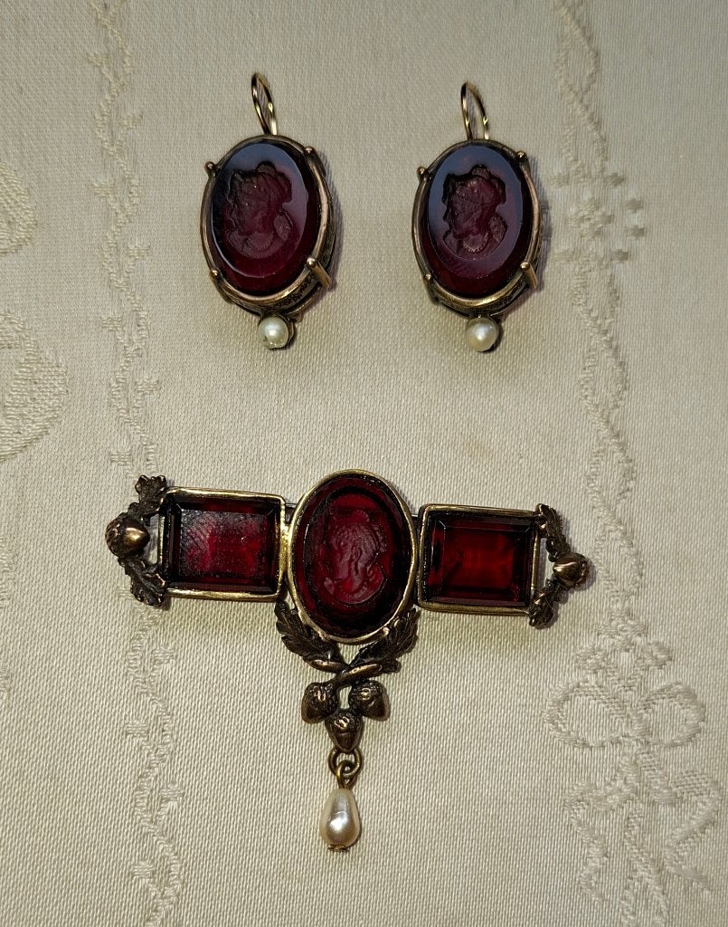 Broche en bijpassende oorbellen rood, Handtassen en Accessoires, Broches, Ophalen, Nieuw, Rood, Overige materialen