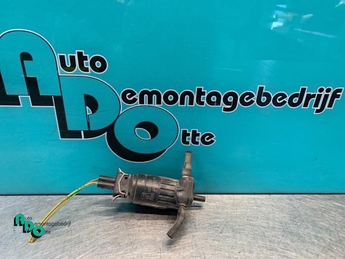 Ruitensproeierpomp voor van een Fiat Punto Grande (Punto Gra, Gebruikt, -, -, Ophalen of Verzenden