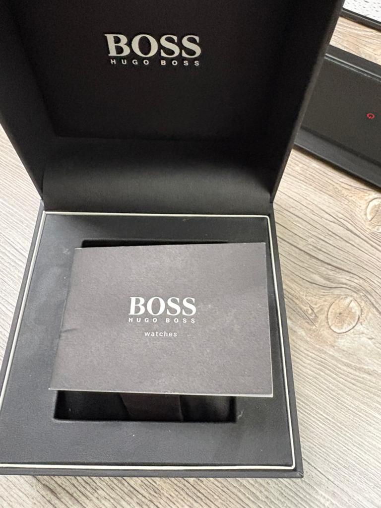 Hugo Boss, Ophalen, Zo goed als nieuw