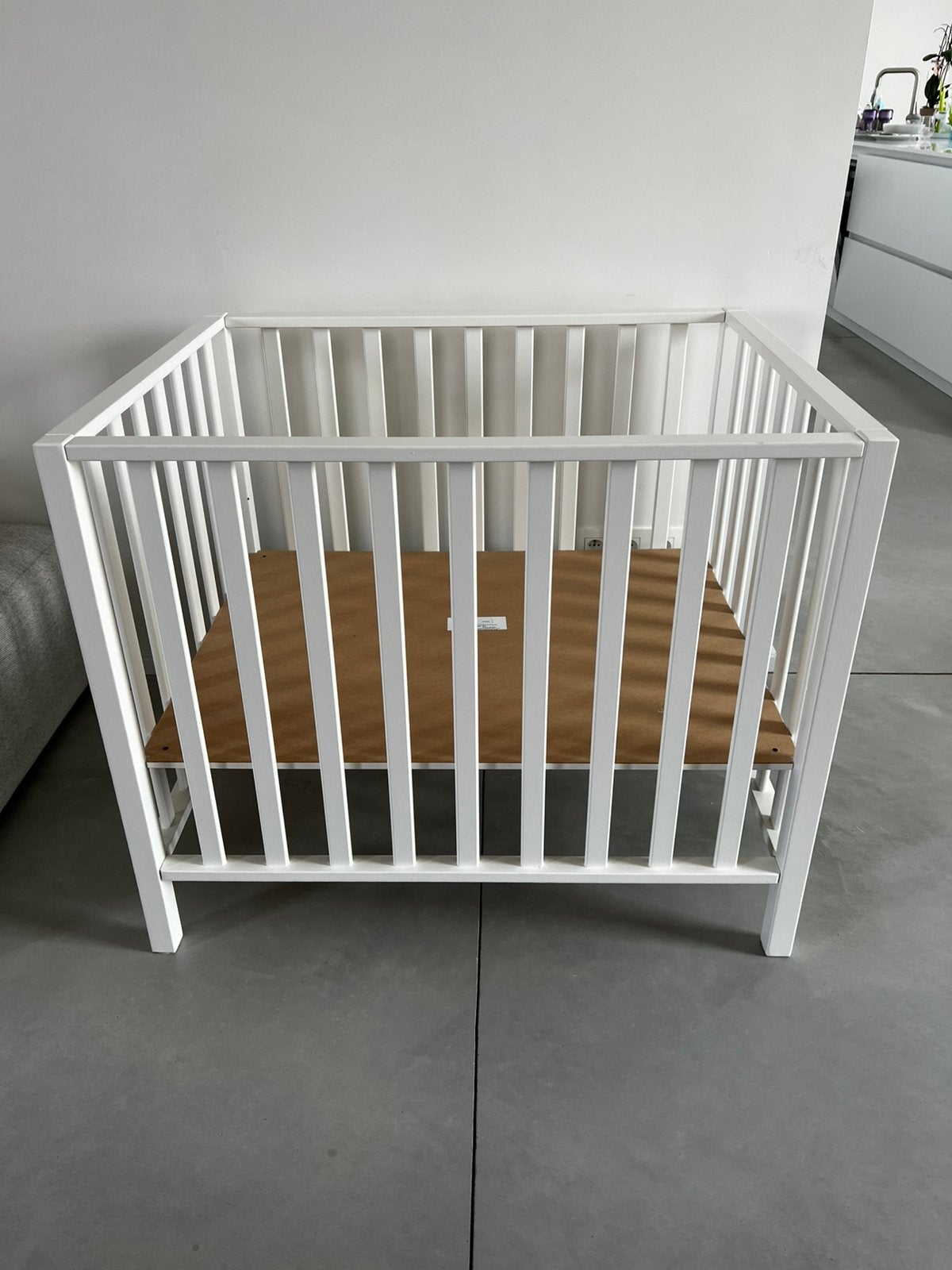 Babypark Quax Box Cubic (wit) met matras, Kinderen en Baby's, Ophalen, Zo goed als nieuw, Rechthoekig, In hoogte verstelbaar