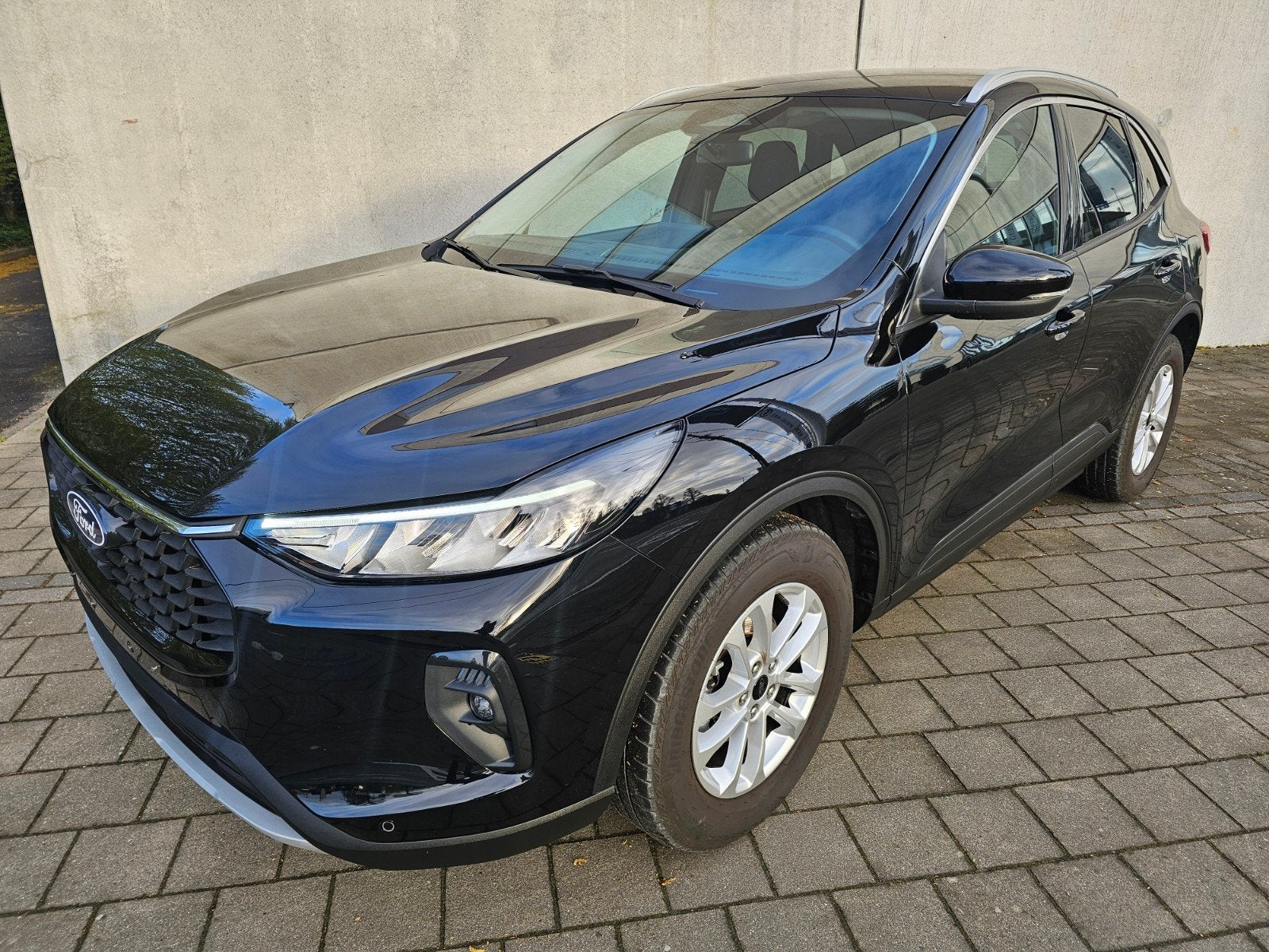 Ford kuga 1.5 ecoboost titanium, Auto's, Ford, Voorwielaandrijving, 1498 cc, 4 cilinders, Zwart