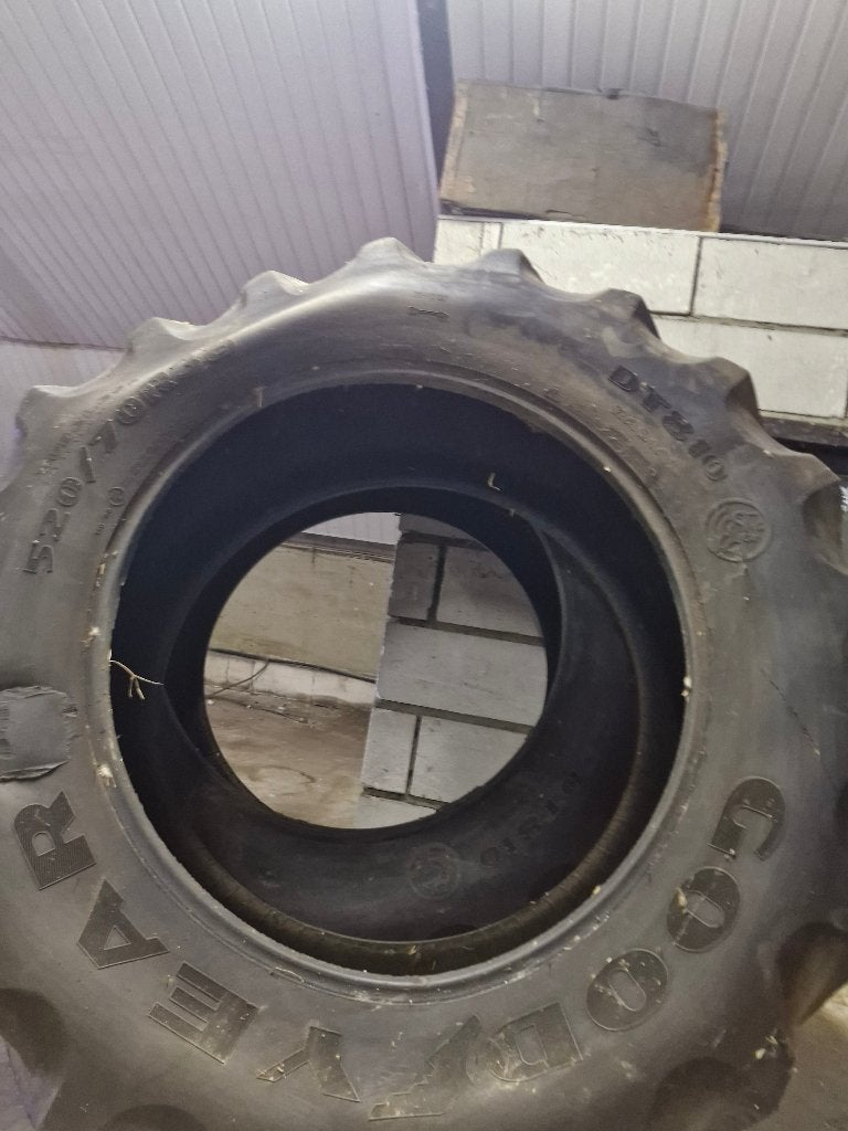 2 Landbouw banden 520 70 r38, Articles professionnels, Enlèvement