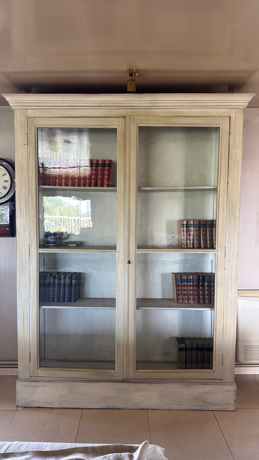 Mooie vitrine kast, Ophalen, Gebruikt