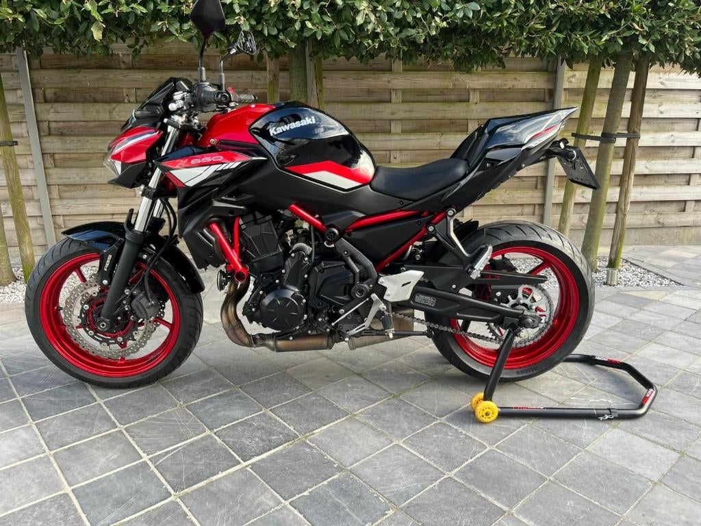 kawasaki z650 **sportpakket**35kw**2/2024**10000km**, 2 cilinders, Nieuw, 649 cc, Bedrijf