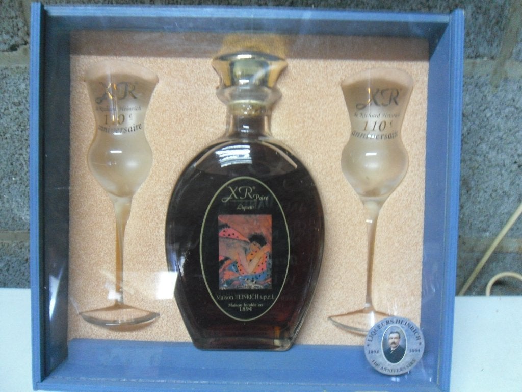 coffret contient une bouteille de liqueur XR ., Neuf, Enlèvement ou Envoi, Pleine, Autres types