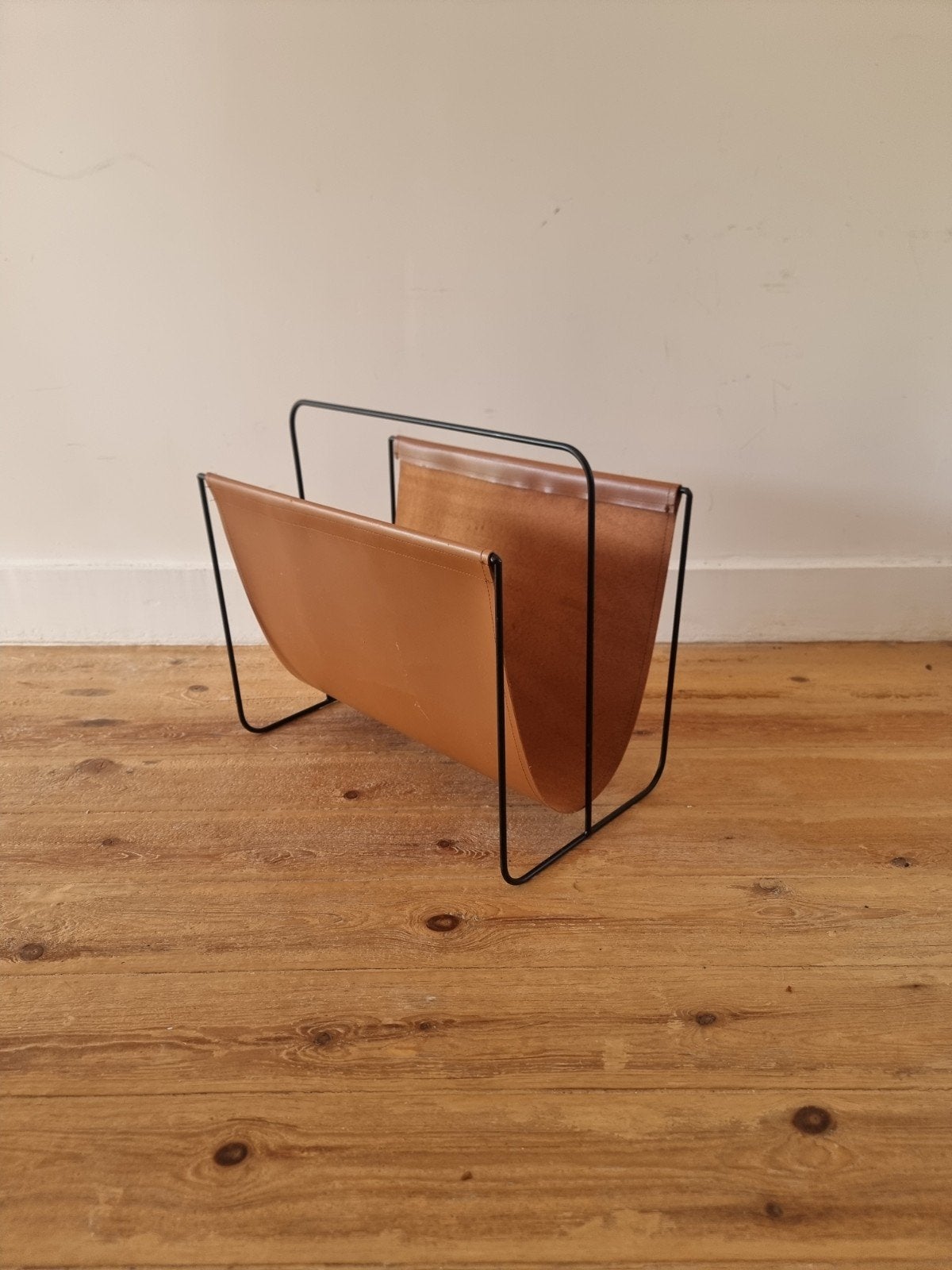 Porte-revues élégant en cuir - cognac/marron - noir, Vintage, Enlèvement, Utilisé, Range-revues