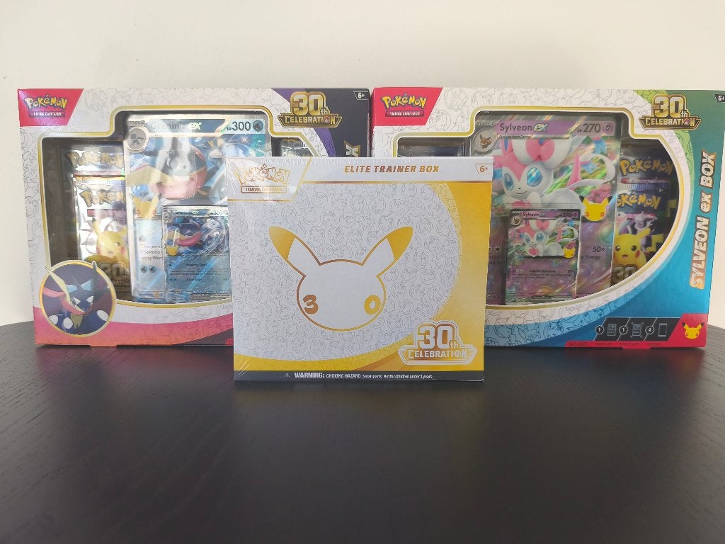 Pokémon 30th Celebrations ETB + 2x ex box [EN], Ophalen of Verzenden, Nieuw, Boosterbox, Foil
