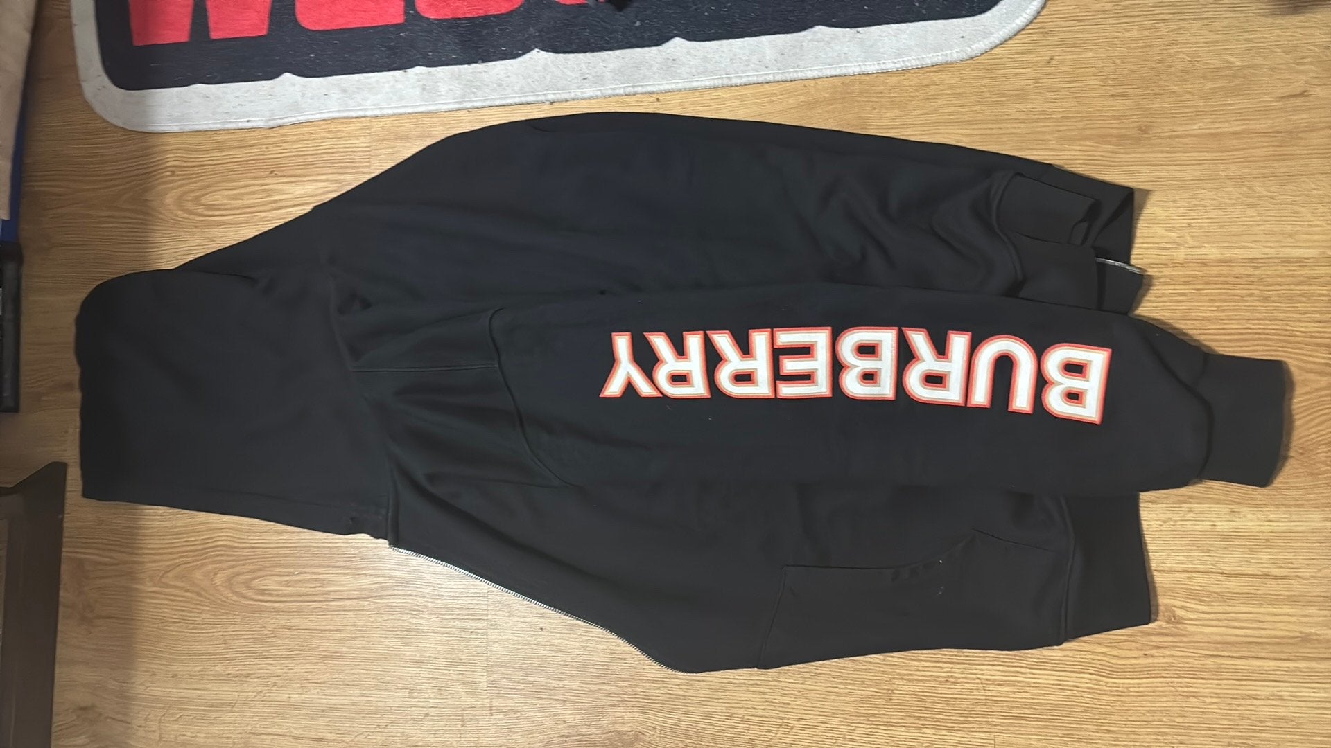 burberry hoodie Xl valt als L, Enlèvement