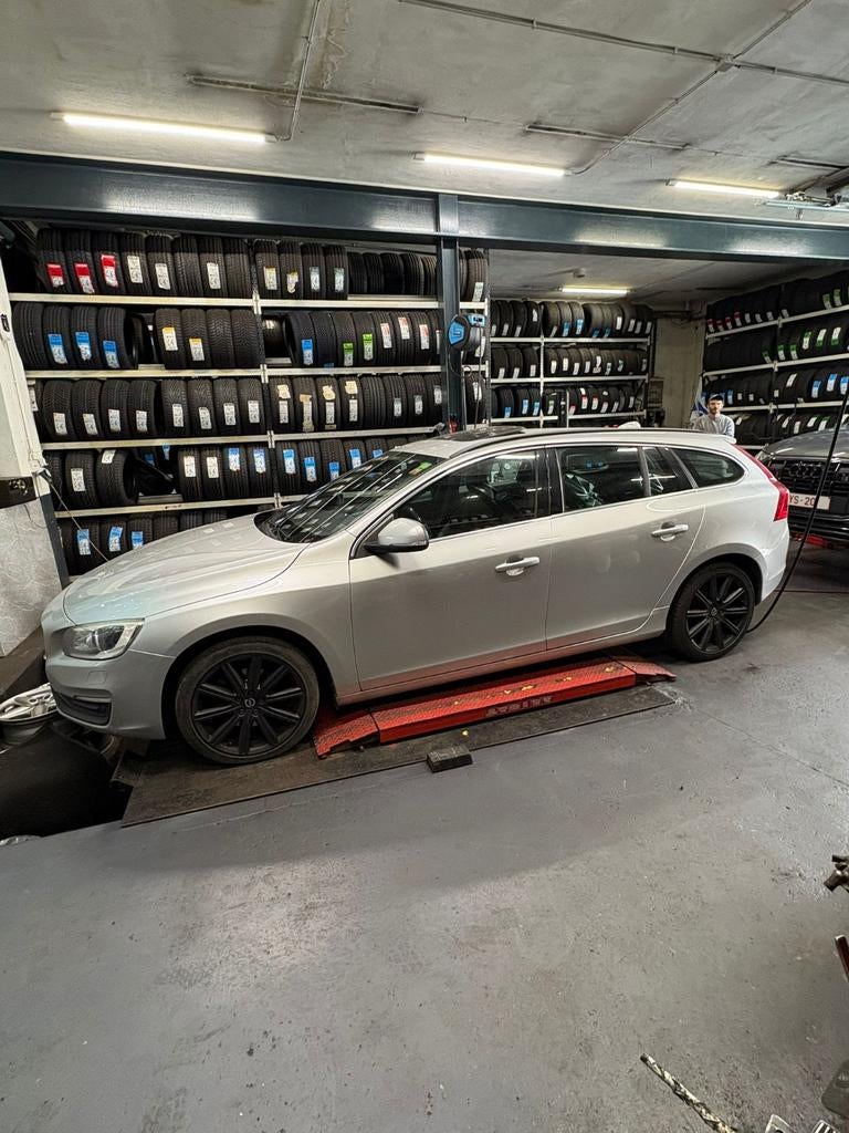 Volvo V60 D4, Autos, Particulier, Achat