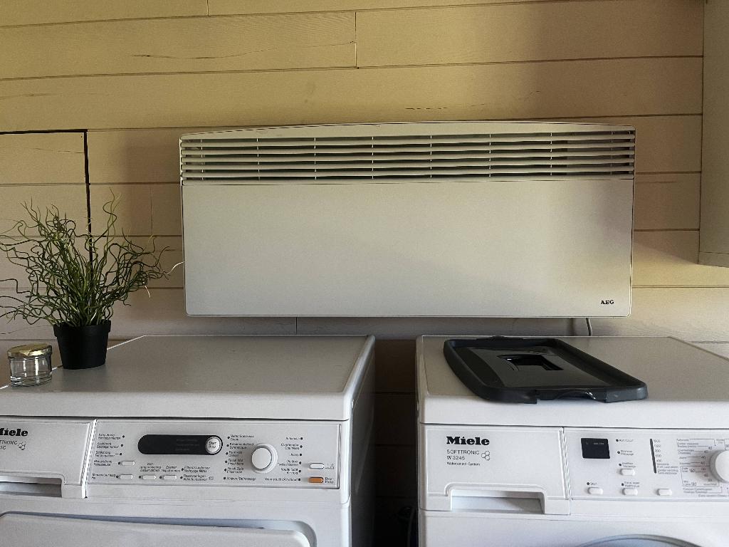 radiateur Electrique AEG, 800 watts ou plus, Comme neuf, Enlèvement, Radiateur