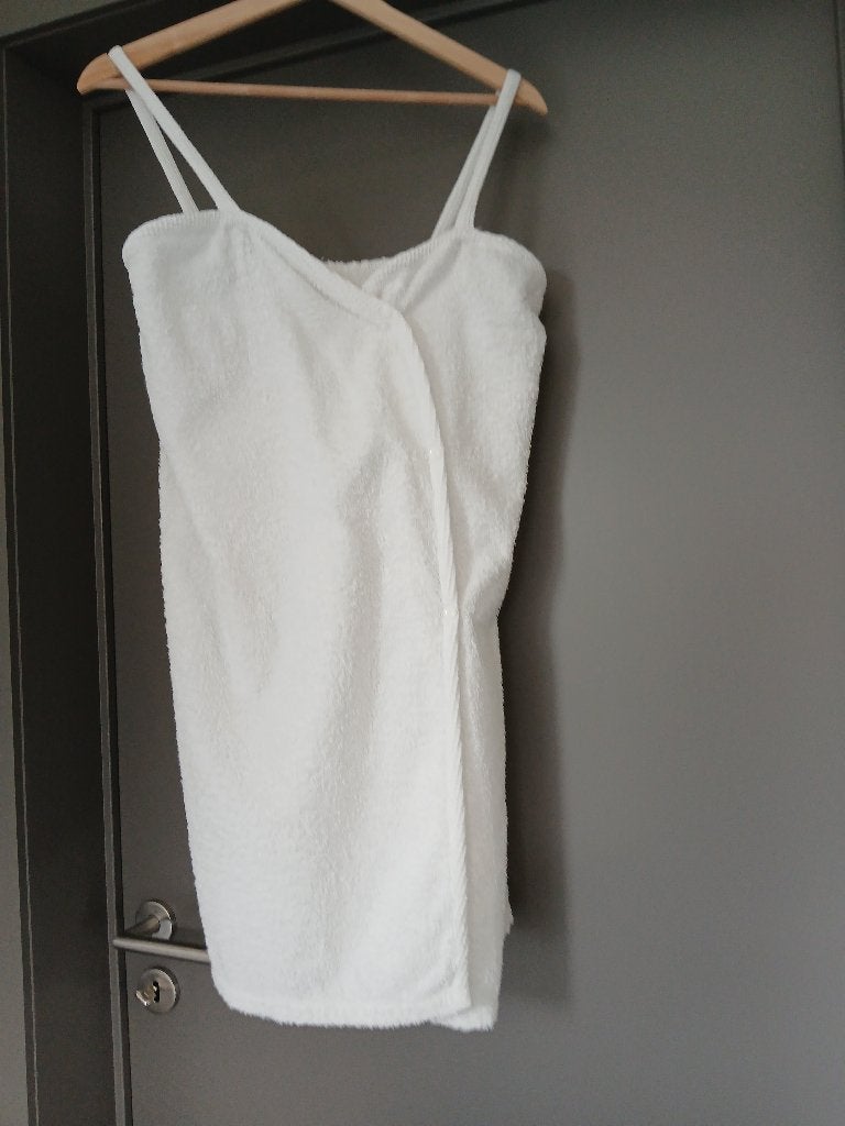 Nouveau peignoir pour femme, nouvelle robe de bain ! tertio, Vêtements | Femmes, Vêtements de Bain & Maillots de Bain, Neuf, Enlèvement ou Envoi