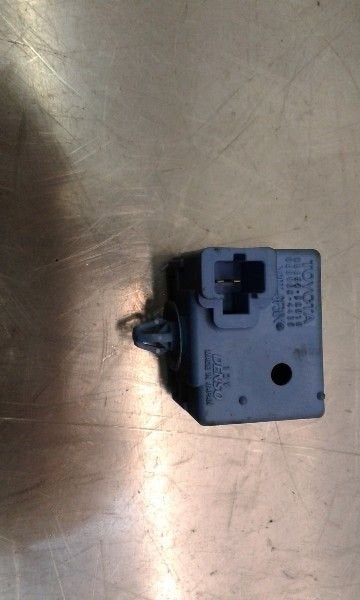 DIVERS RELAIS Toyota Auris (E15) (|8665250010|0689004430|), Utilisé, Toyota