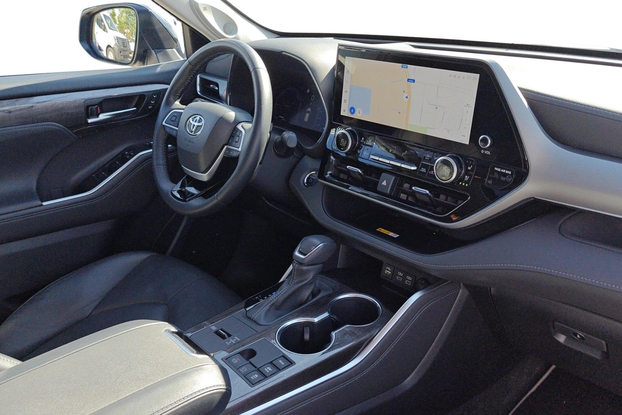 Toyota Highlander 2.5 Hybrid AWD-i Premium Plus - DEMO, Gebruikt, Zwart, 4 cilinders, https://public.car-pass.be/vhr/107e22ab-2046-48b5-bd98-f8972ac8ecac