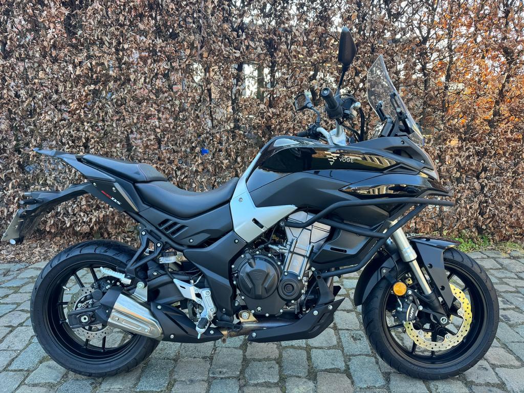 Voge 500 DS in nieuwstaat - bj 2022 - 2700km - A2 motor, Motoren, Particulier, Toermotor