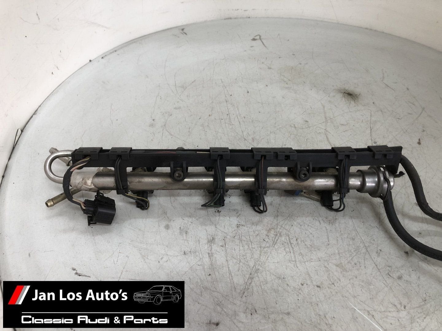 VW Golf 2.0 GTI injectorrail 037133317ab, Volkswagen, -, Utilisé, -