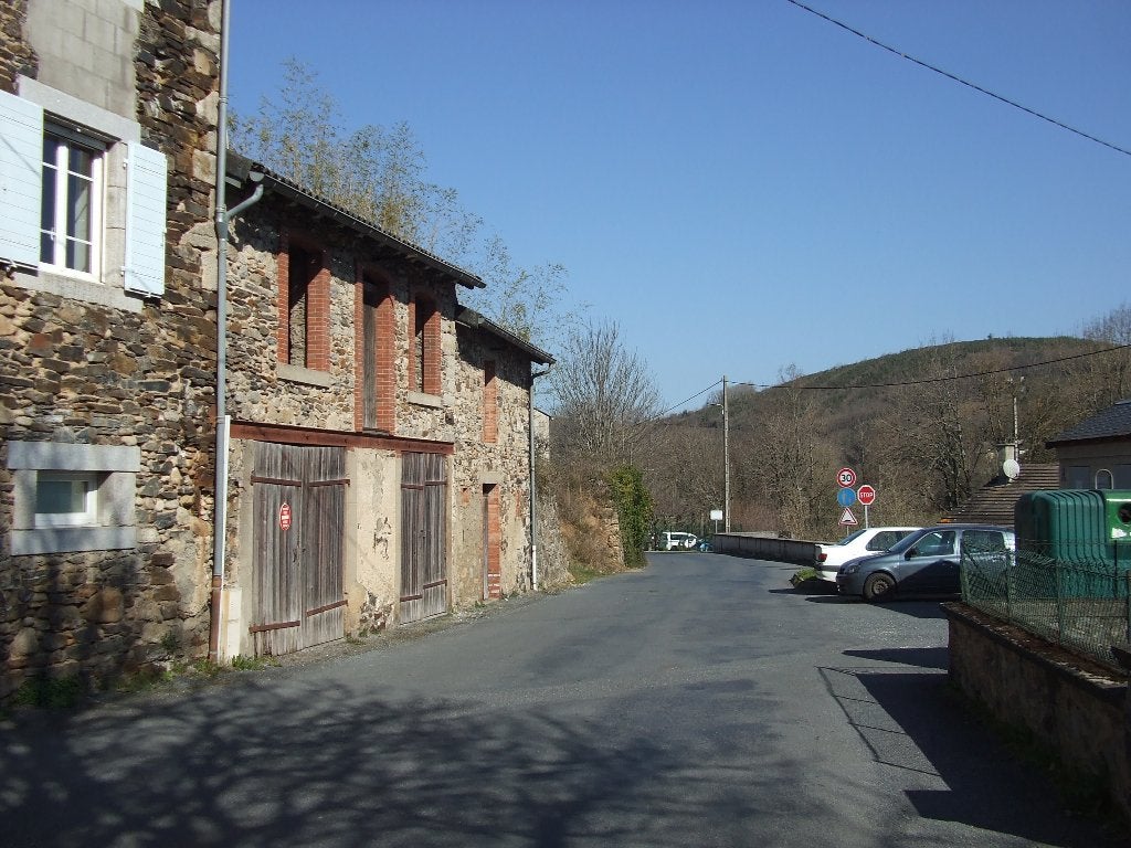 NA OVERLIJDEN, SNELLE VERKOOP INDIEN MOGELIJK, France, Dorp, Frankrijk, Woonhuis