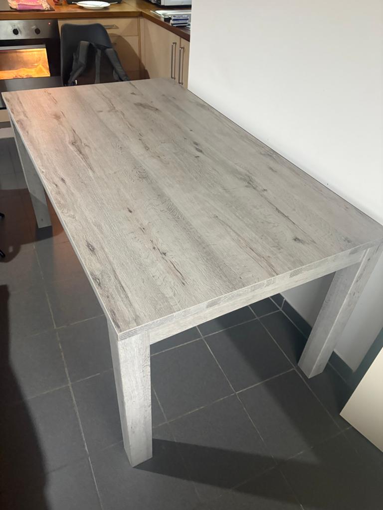 Table de salle à manger en aggloméré, couleur chêne, 150 à 200 cm, Cinq personnes ou plus, Enlèvement, Utilisé