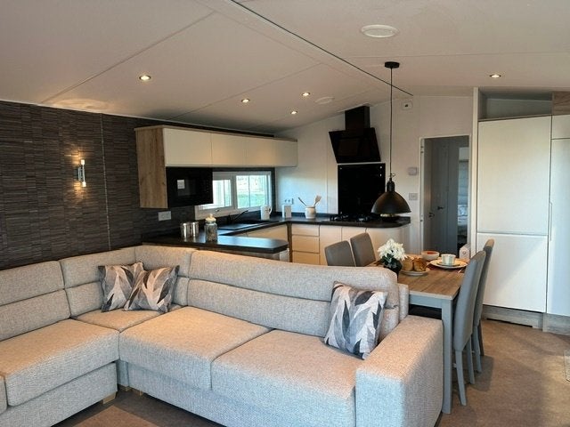 Scala, Caravans en Kamperen, Tot en met 6