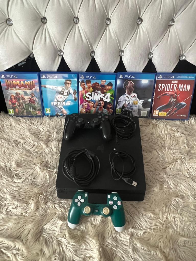 PlayStation 4 slim 1tb met 5 games 2 controllers, Games en Spelcomputers, Spelcomputers | Sony PlayStation 4, Ophalen, Zo goed als nieuw