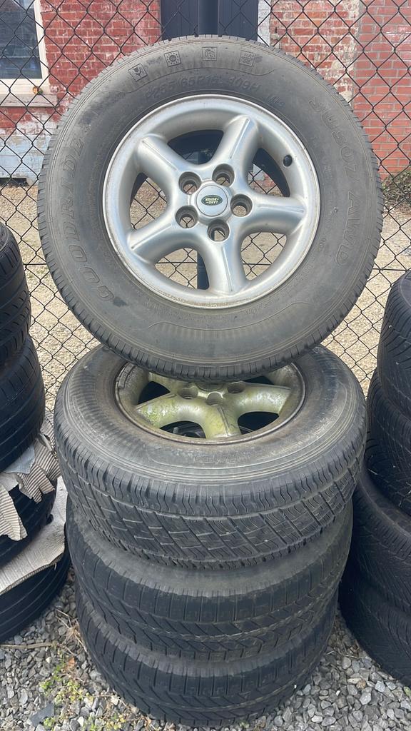 Land Rover velgen + banden te koop 255/65/R16, Ophalen, Gebruikt, 16 inch, Banden en Velgen