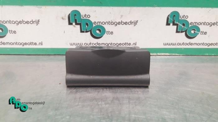 Connexion USB d'un Renault Twingo (Twingo 07-), Renault, -, 3 mois de garantie, Utilisé