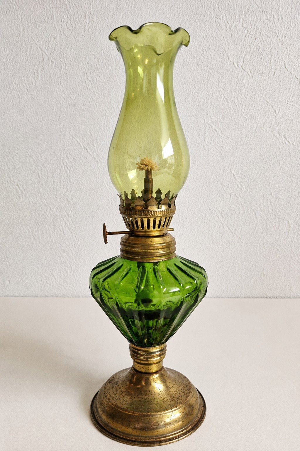 Lampe à huile vintage/lampe ouragan en verre vert fabriquée, Enlèvement ou Envoi