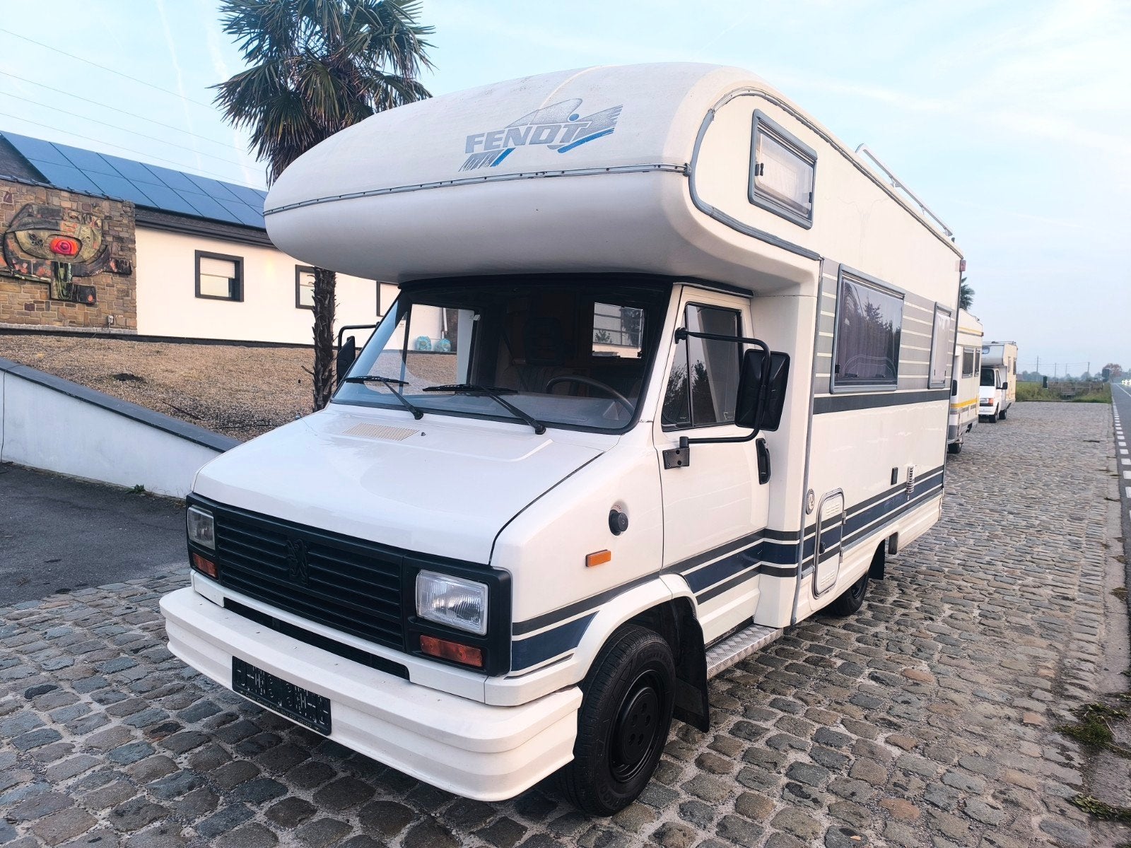 Camping-car soigné avec un bon moteur, diesel 2.5 à l'ancien, Caravanes & Camping, Siège de train, Jusqu'à 4, Boîte manuelle, Intégral