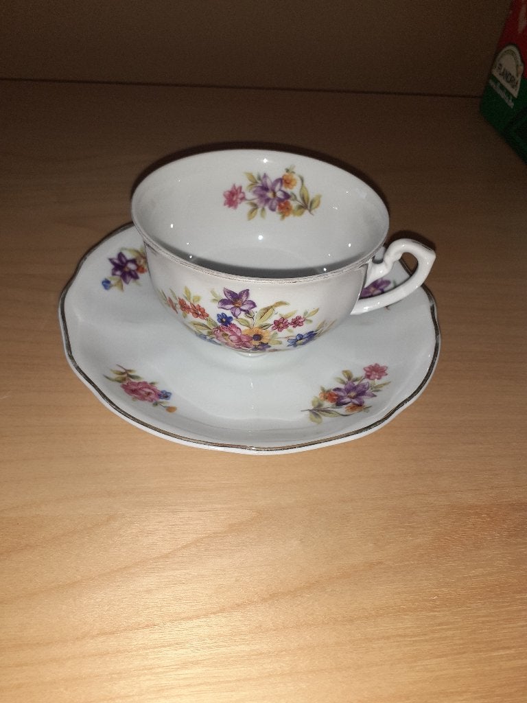 Tasse et sous tasse CMIELOW MADE IN POLAND, Antiquités & Art, Enlèvement