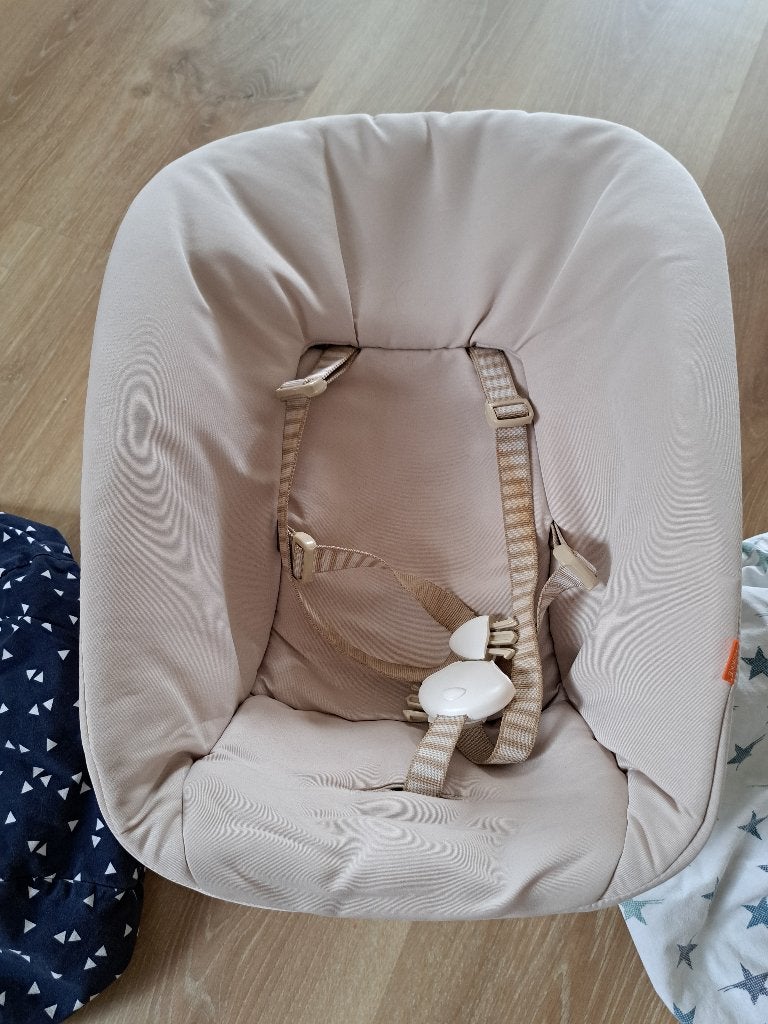 Tripp Trapp Newborn Set + 2 hoezen, Kinderen en Baby's, Kinderstoelen, Gebruikt, Stoelverkleiner, Ophalen